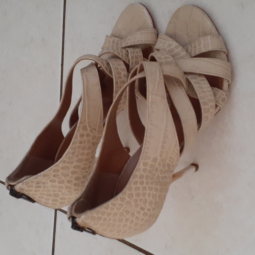 Latitude Femme Beige strappy High heels size 9